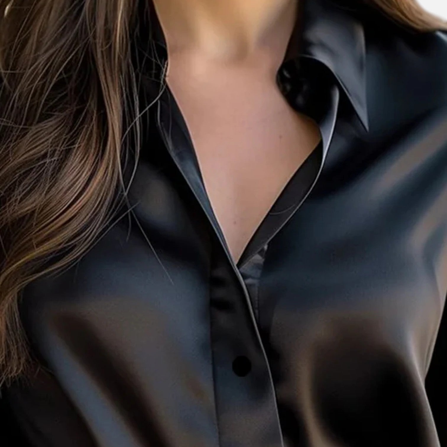 Damen Satinbluse mit langen Ärmeln und klassischem Kragen