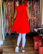 Damski Top Bez Rękawów z Ruffles i Rewersem o Eleganckiej Linii