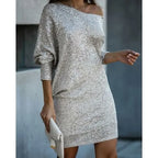 Elegantes Minikleid mit asymmetrischem Ausschnitt und Glitzereffekt