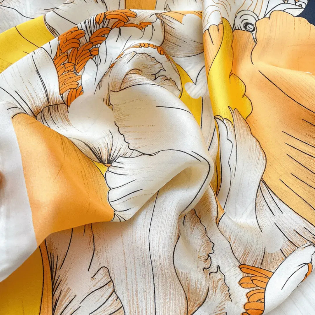 Sommerbluse aus leichtem Stoff mit seidigem Finish