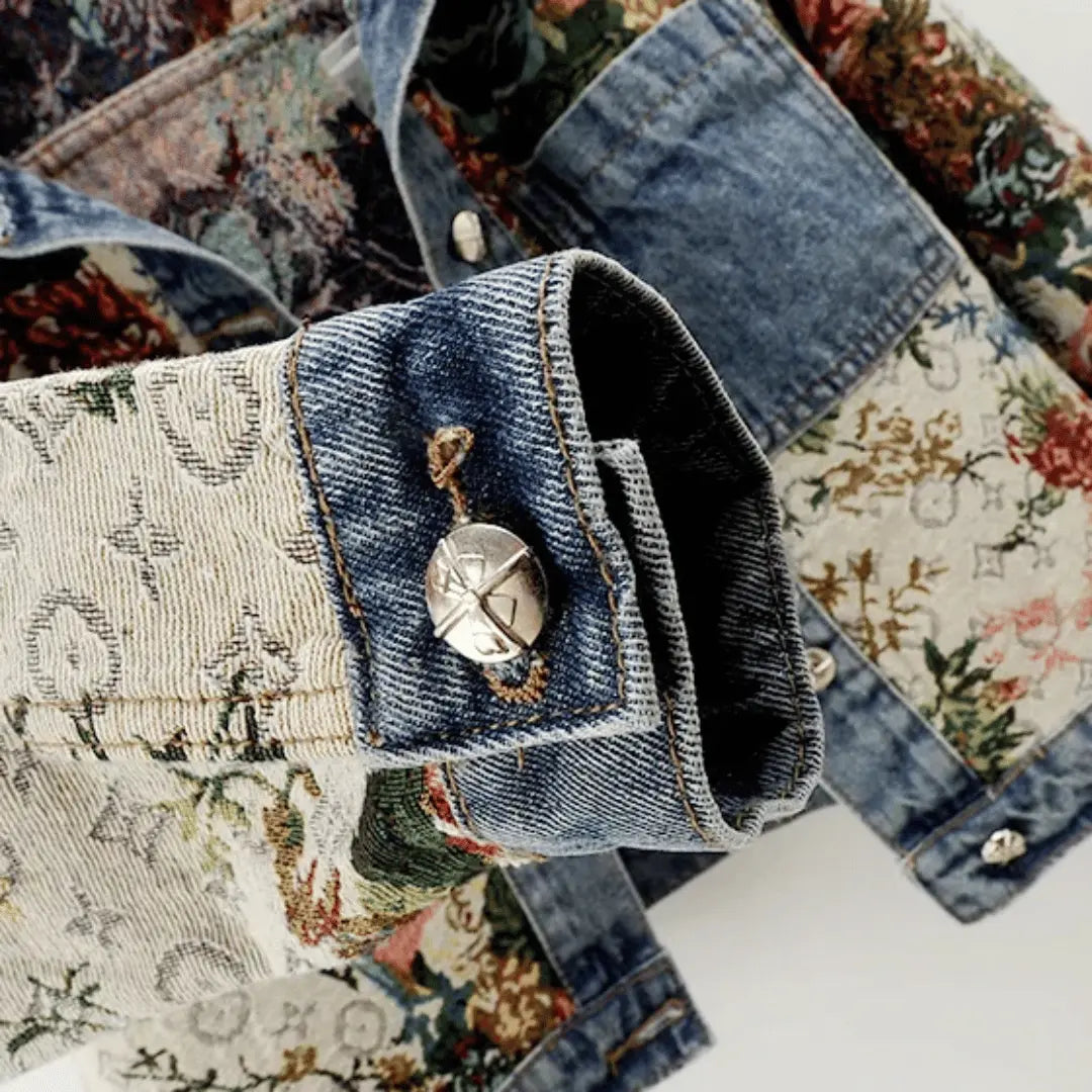 Damska Kurtka Denim z Kwiatowymi Motywami i Skróconą Sylwetką