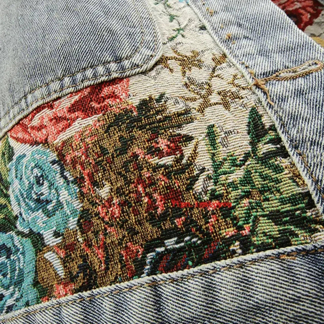 Damska Kurtka Denim z Kwiatowymi Motywami i Skróconą Sylwetką