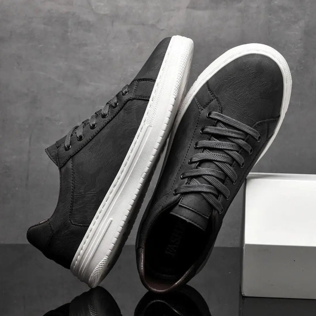Skórzane Sneakersy Low‑Top z Ręcznym Przeszyciem