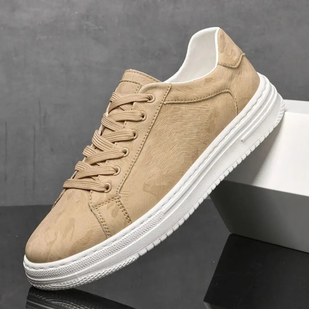 Skórzane Sneakersy Low‑Top z Ręcznym Przeszyciem