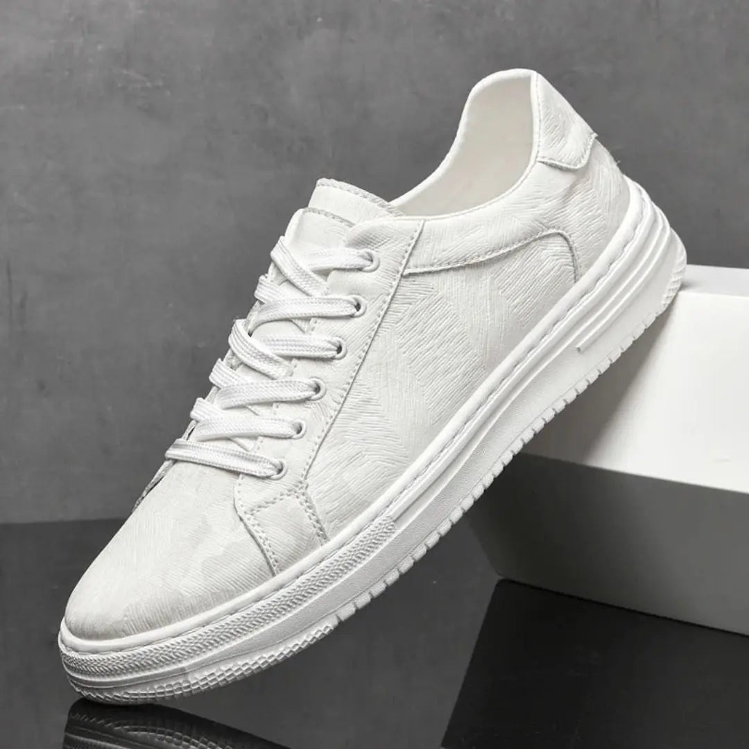 Leder-Sneaker Low-Top mit handgenähten Nähten