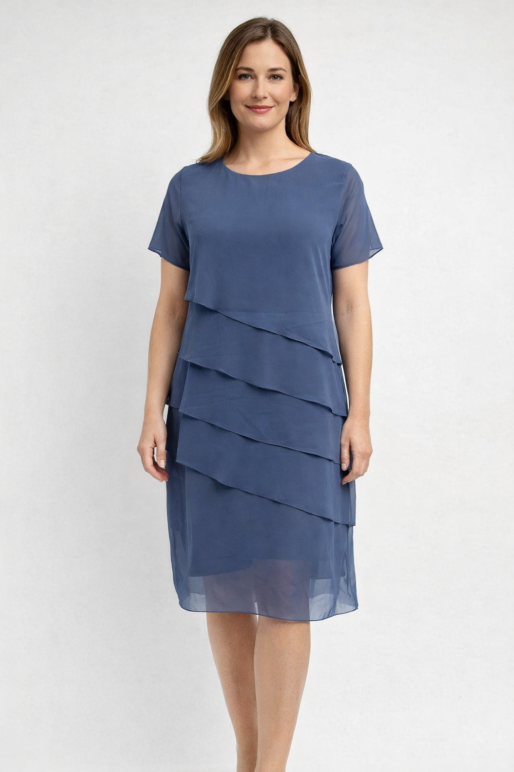 Elegant Women's Dress with Layered Cut and Flowing Finish