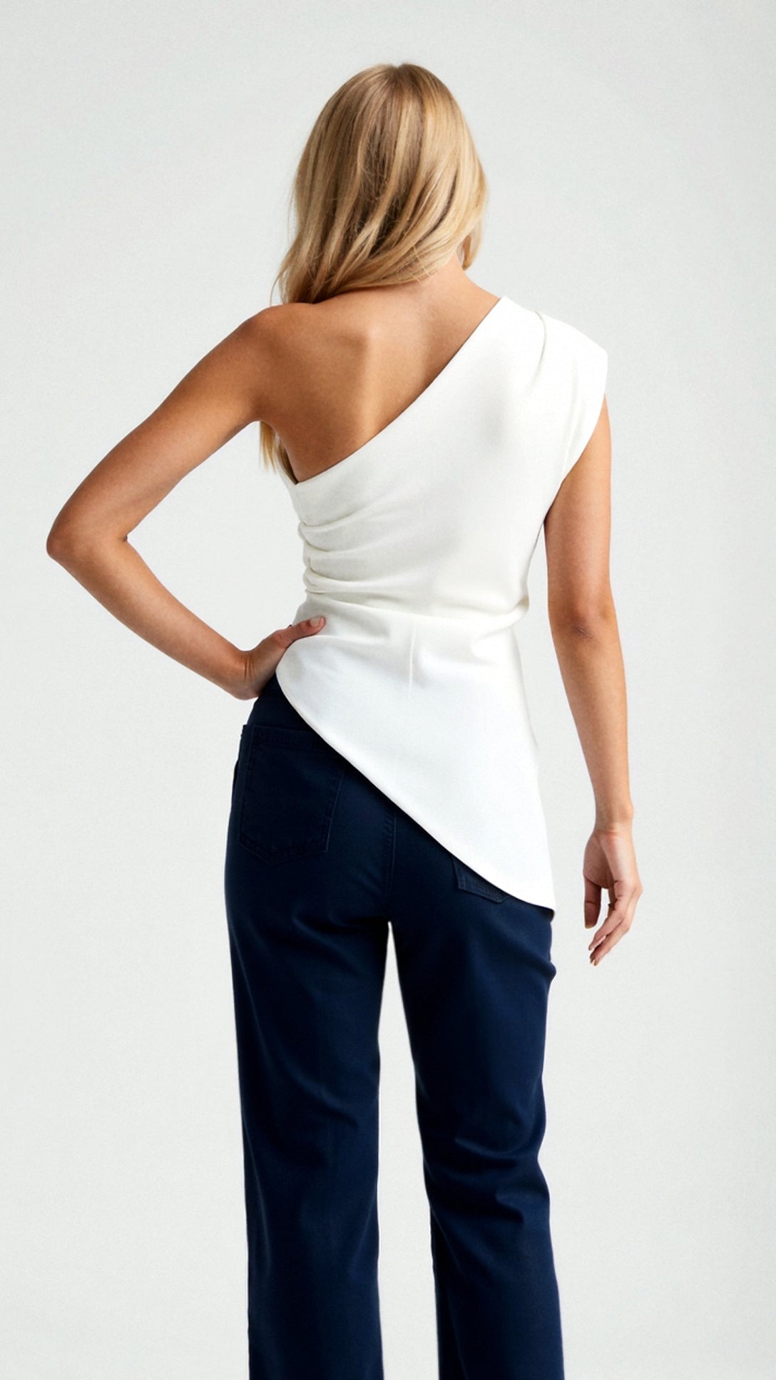 Damen-Top mit einem Träger aus luxuriösem Stretchmaterial 7