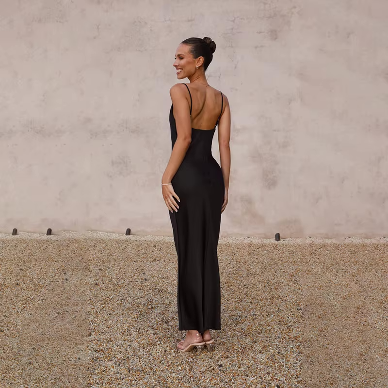 Elegancka Damska Satynowa Maxi Sukienka z Odkrytymi Plecami