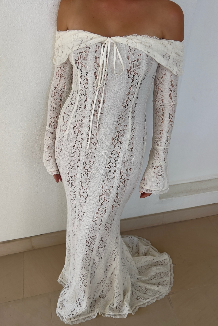 Elegantes Damen Spitzen-Maxikleid mit Carmenausschnitt