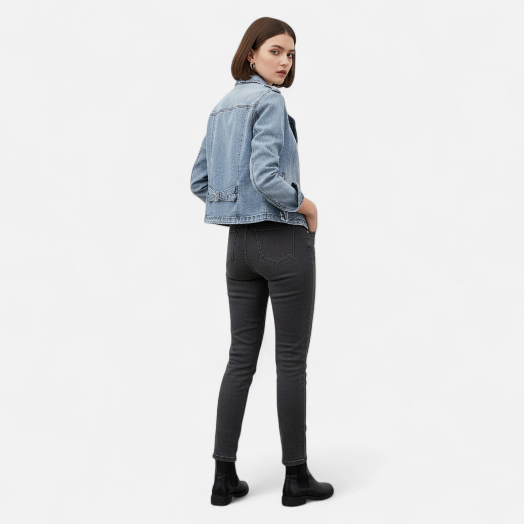 Damska Kurtka Denim Cropped o Nowoczesnej Linii