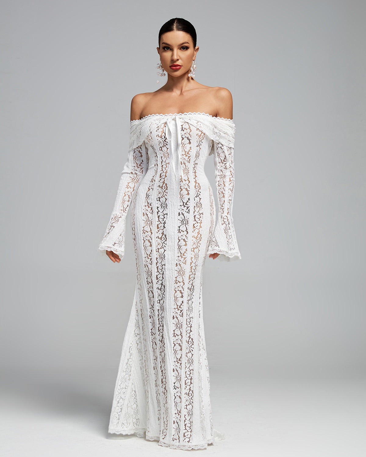Elegancka Damska Koronkowa Maxi Sukienka Off‑Shoulder