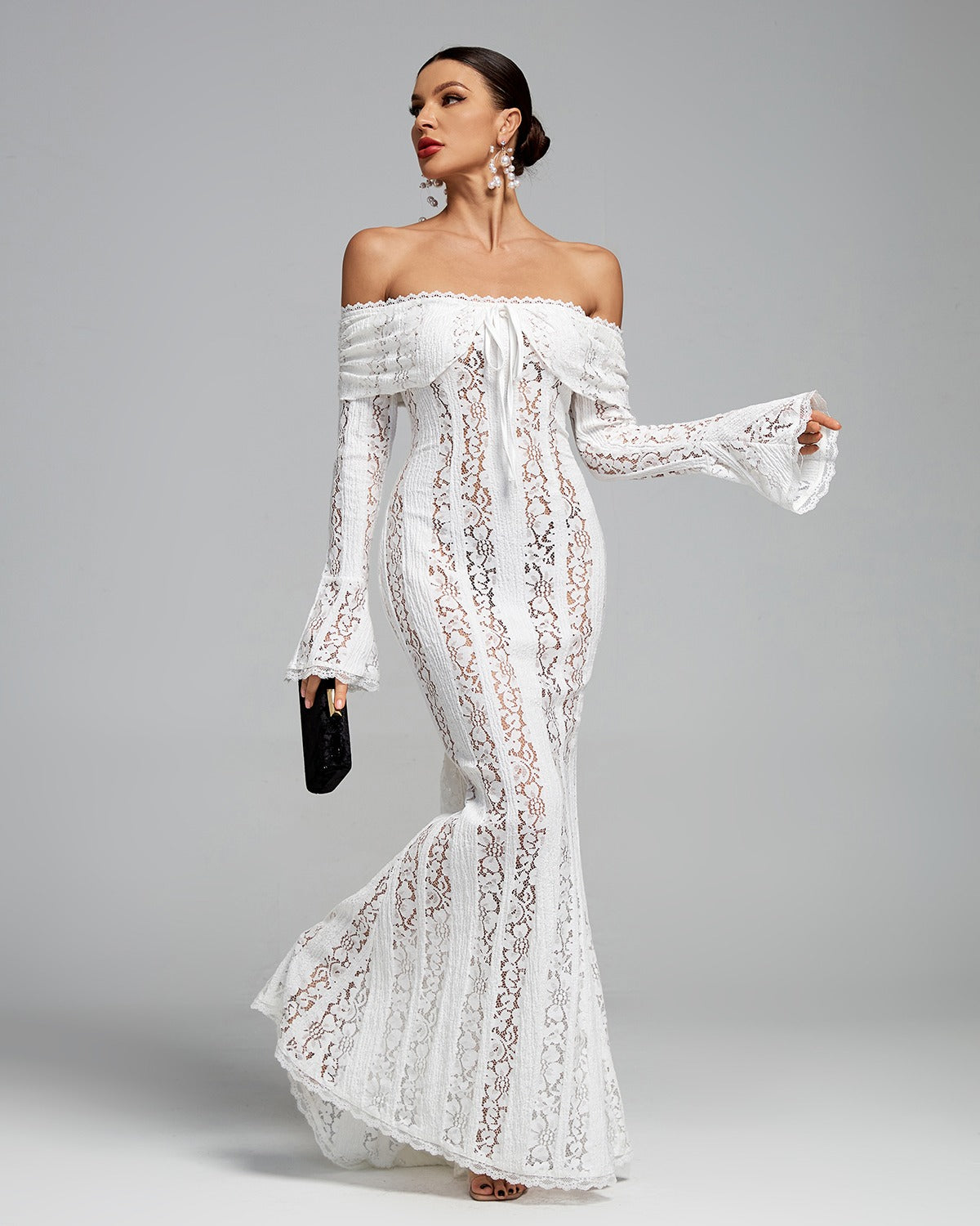 Elegantes Damen Spitzen-Maxikleid mit Carmenausschnitt