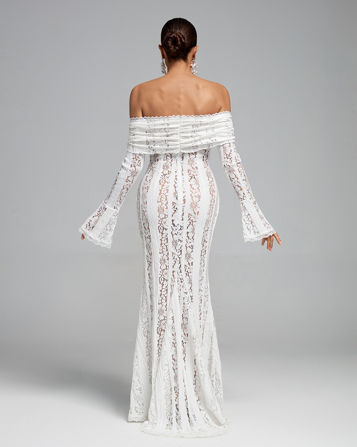 Elegantes Damen Spitzen-Maxikleid mit Carmenausschnitt