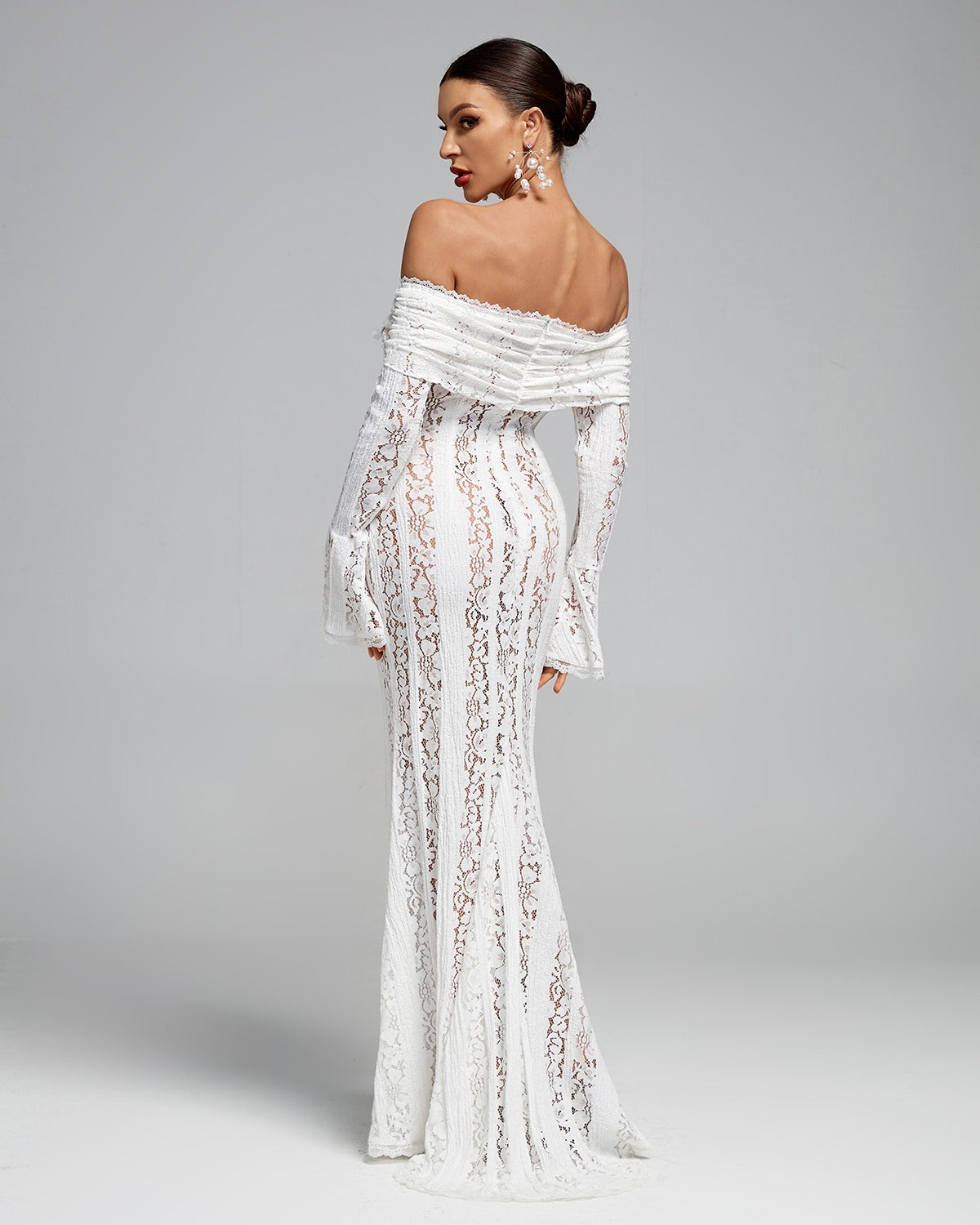 Elegantes Damen Spitzen-Maxikleid mit Carmenausschnitt