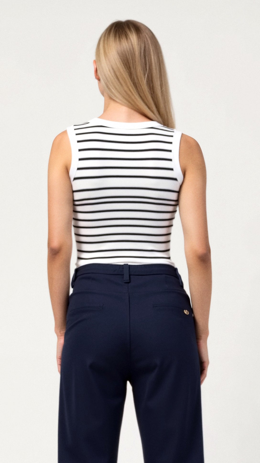 Kurzes Damen-Tanktop mit Rippstrick und maritimen Streifen 8