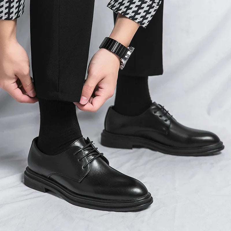 Męskie Eleganckie Derby Lakierowane o Klasycznej Linii