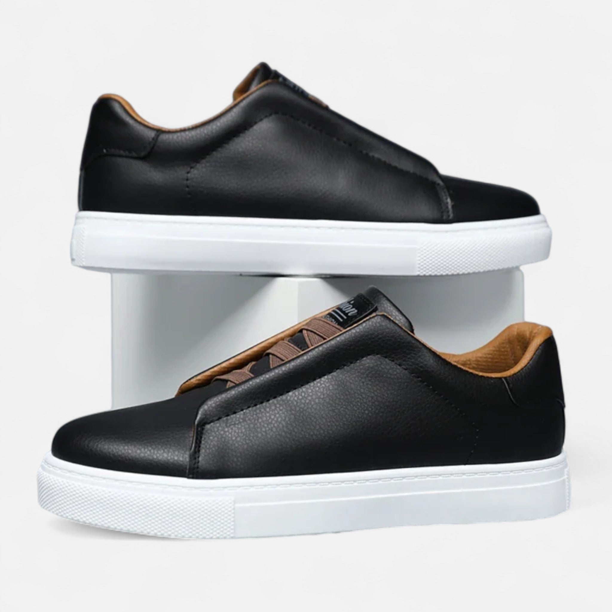 Herren Slip-On-Sneaker mit Lederoberteil und Fußgewölbeunterstützung