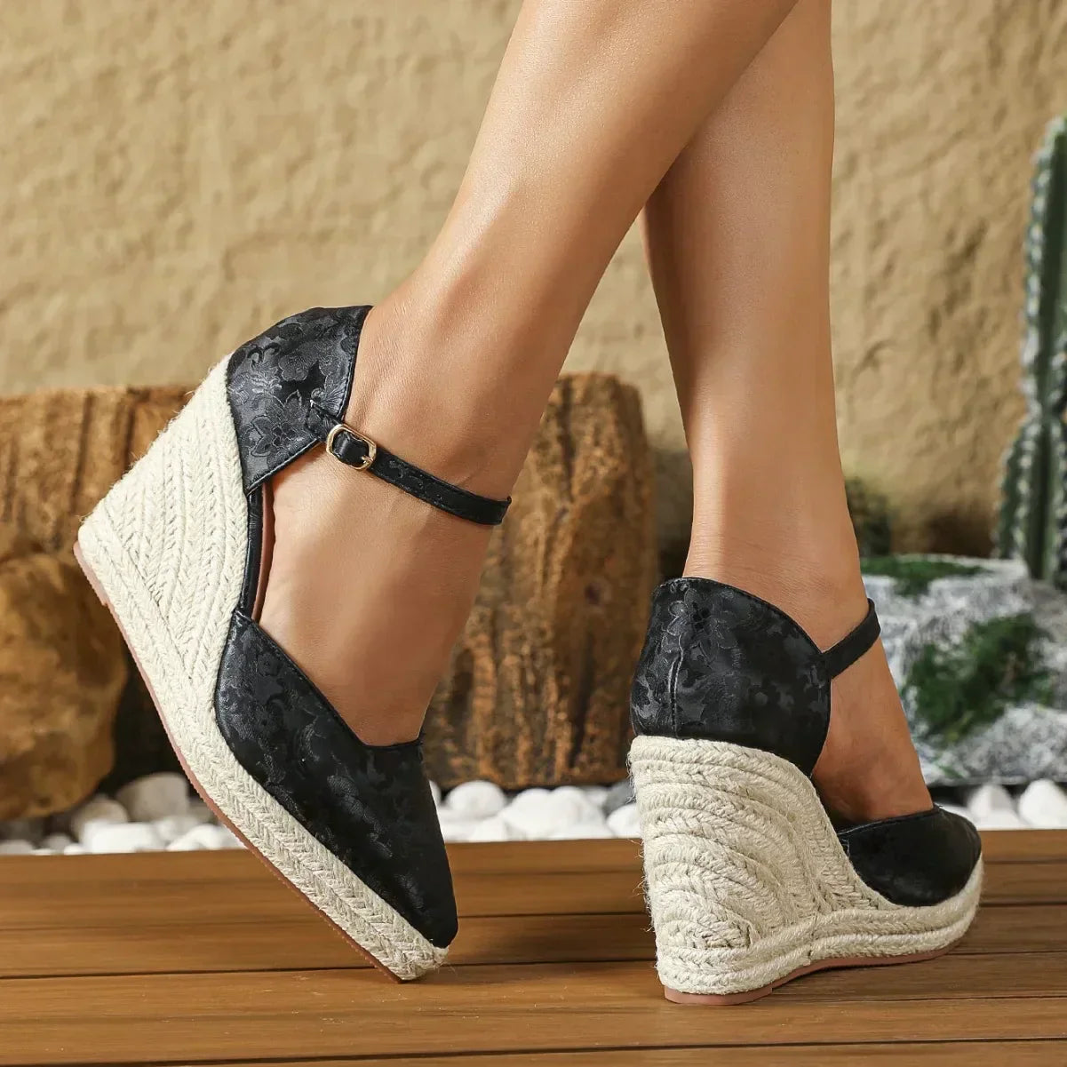 Damskie Espadryle na Koturnie z Regulowanym Paskiem