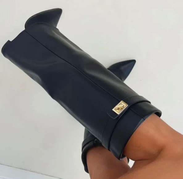 Damskie wysokie kozaki z klapką eleganckie ponadczasowe buty