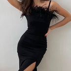 Damen Abendkleid mit Hohem Schlitz und Federverzierung