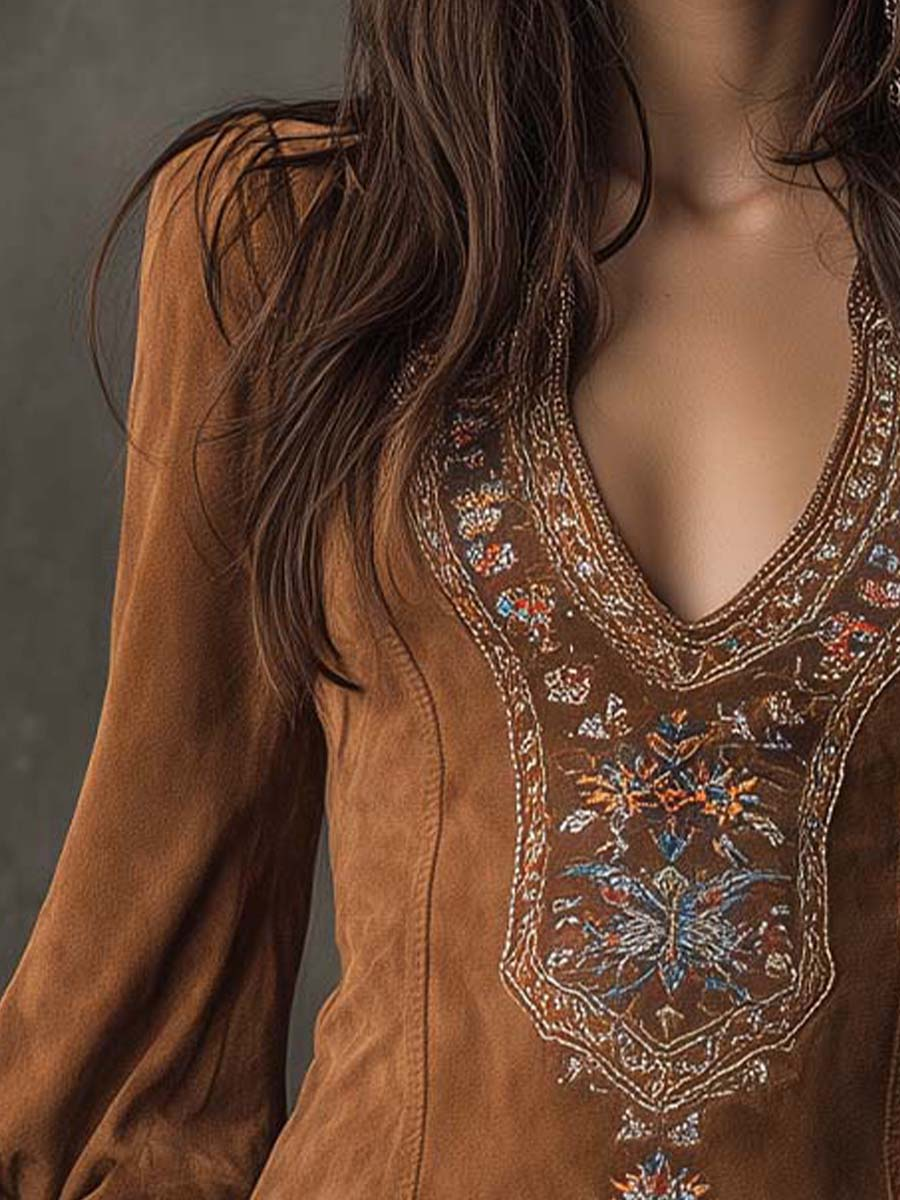 Damen-Minikleid aus Wildleder mit Stickerei und V-Ausschnitt  
