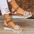 Damen Sandalen mit verstellbaren Riemen und komfortablem Keilabsatz