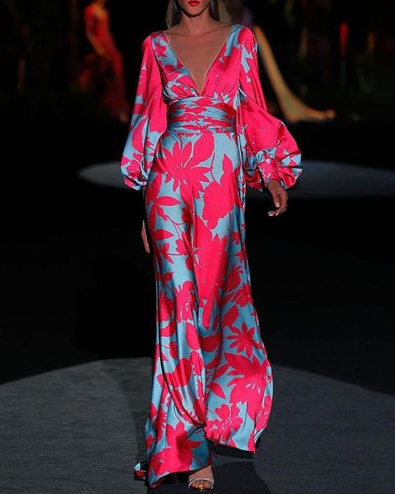 Damen Modisches Kleid mit V‑Ausschnitt