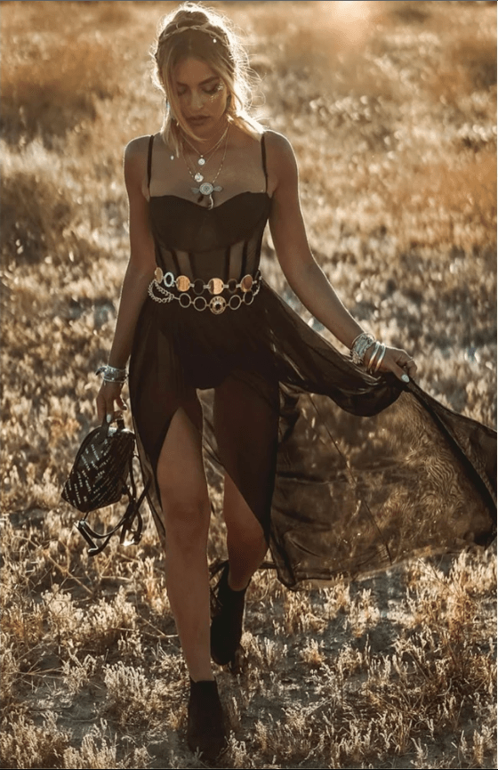 Elegantes Damen-Maxikleid mit Spitzenabschluss