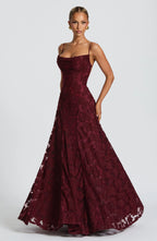 Elegancka Sukienka Maxi z Podkreśloną Talią