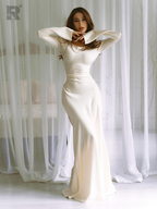 Elegantes Damenkleid mit langen Ärmeln und glatter Linie