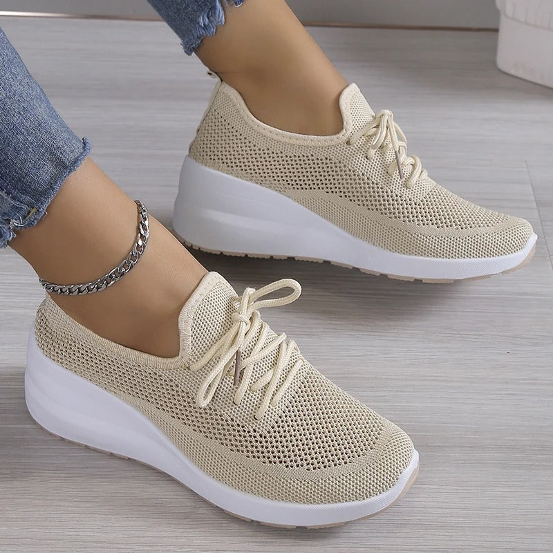 Damen Wildleder Plateau-Sneaker mit atmungsaktivem Schaft und innerem Keilabsatz
