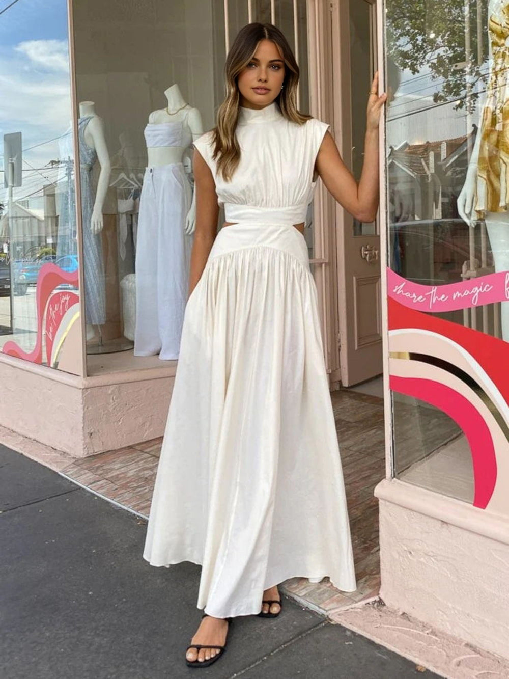 Elegantes Damen-Maxikleid mit Stehkragen-Ausschnitt