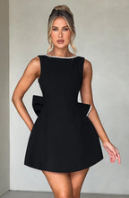 Damska Sukienka Mini z Dekoracyjną Kokardą na Plecach i Elegancką Linią
