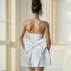 Damska Sukienka Mini z Gorsetową Linią i Odkrytymi Plecami