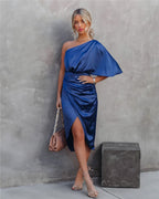 Elegantes Damen Seidenkleid im Abendstil