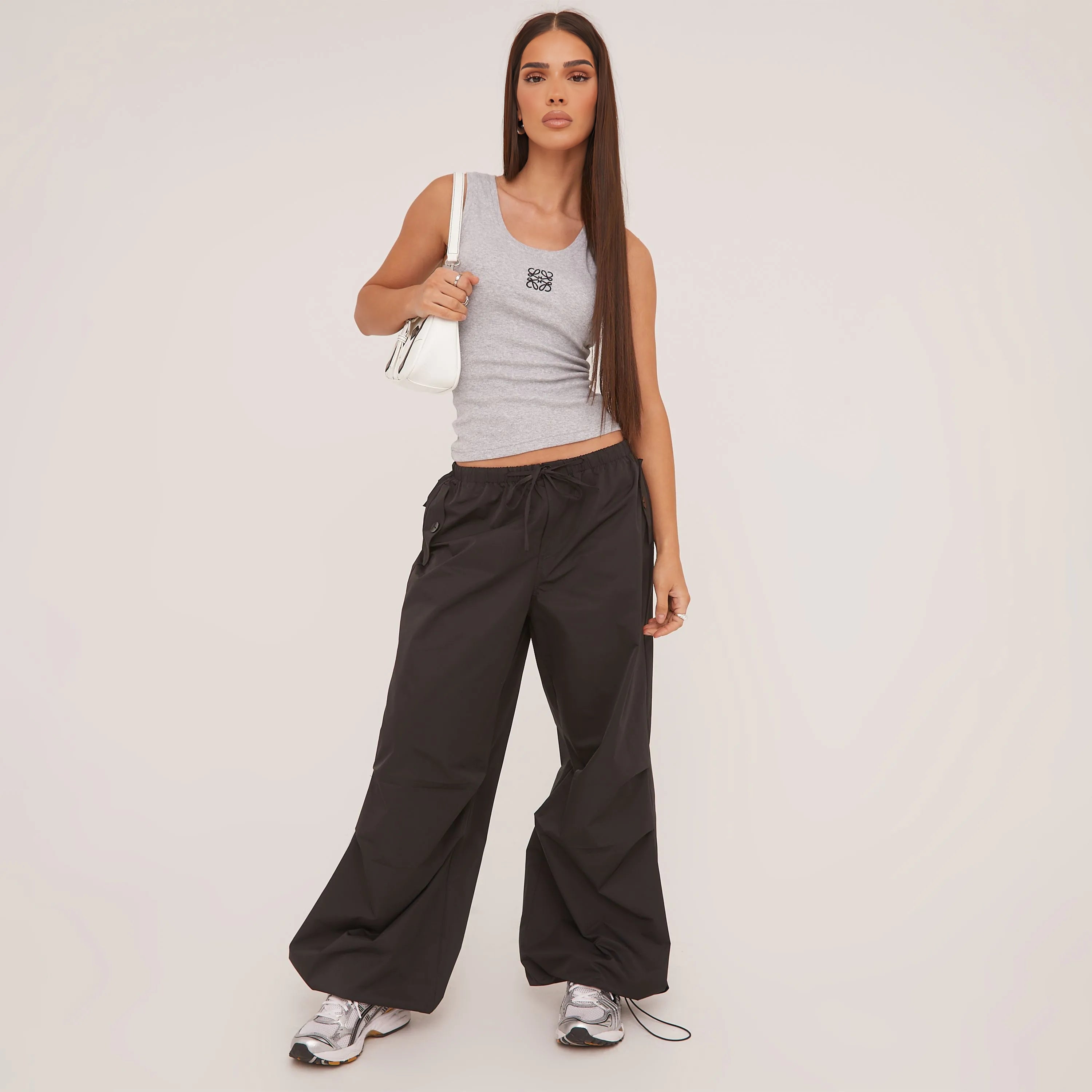 Damski Letni Tanktop o Minimalistycznej Linii