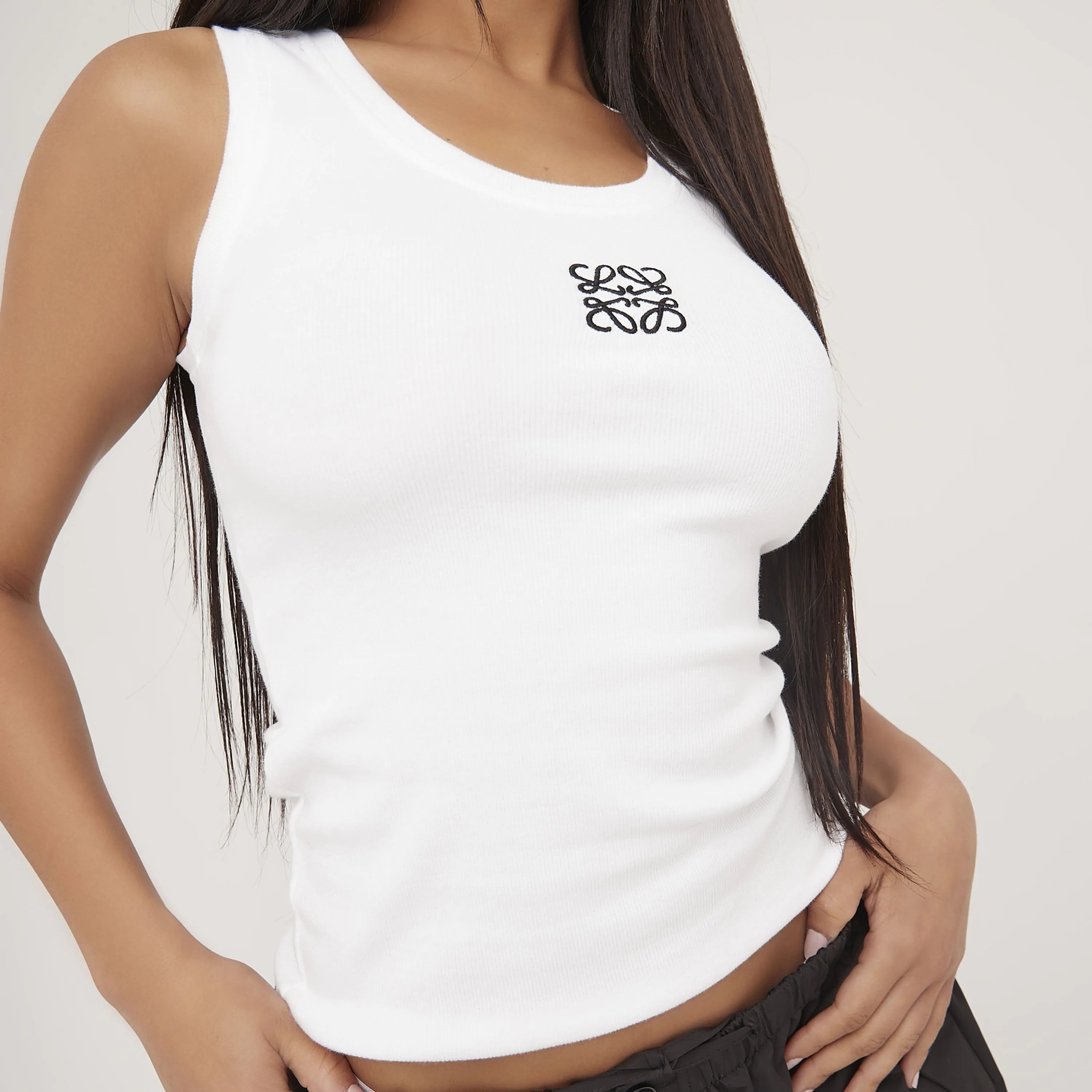 Damski Letni Tanktop o Minimalistycznej Linii